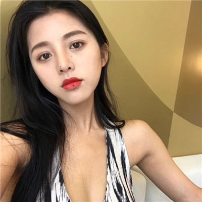 女友穿上双截式观看